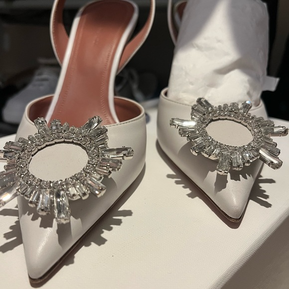 ** sold. Amina Muaddi Begum slings 38.5 - Picture 8 of 8